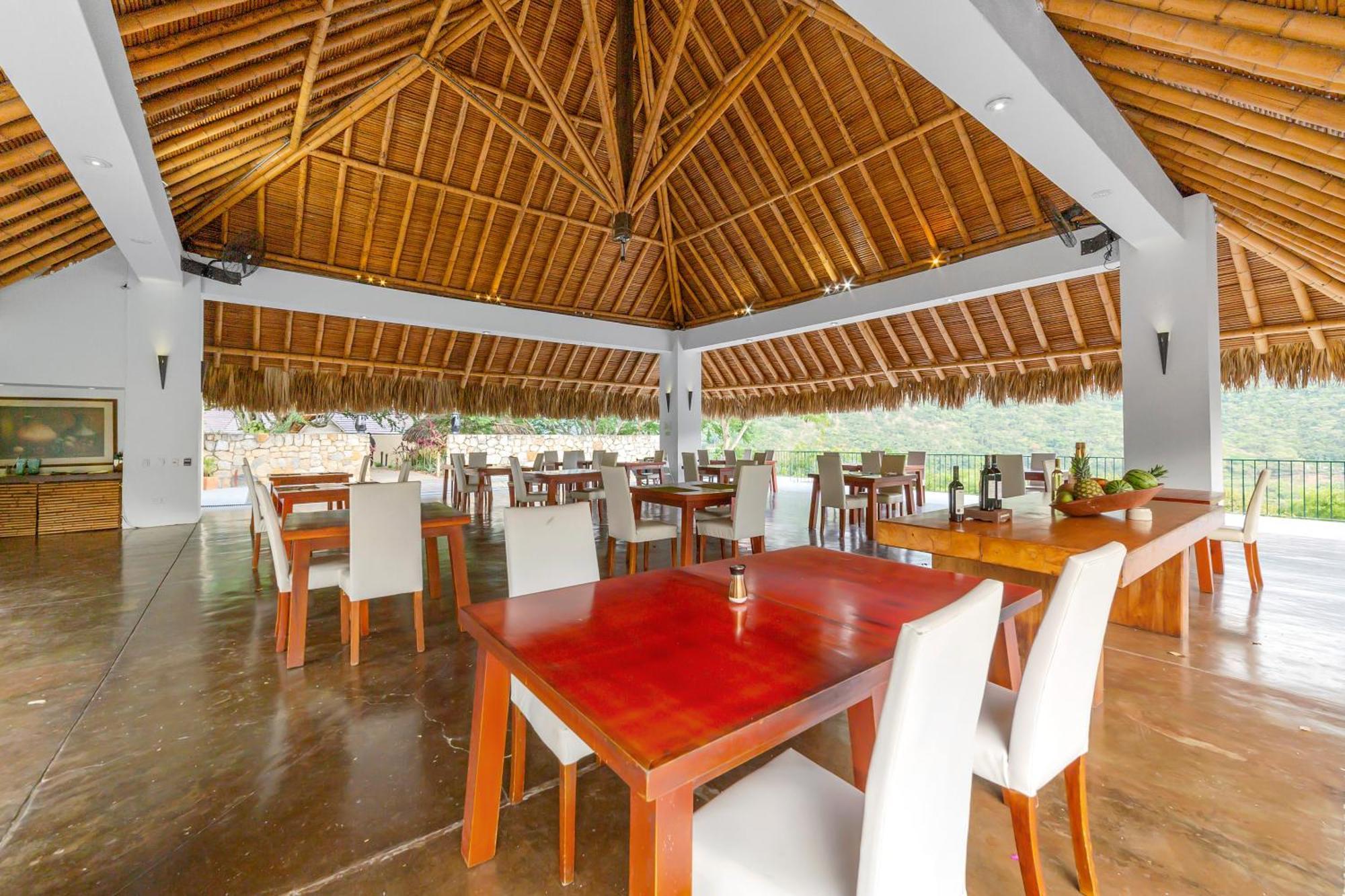 Entremonte Wellness Hotel And Spa Apulo Exterior photo